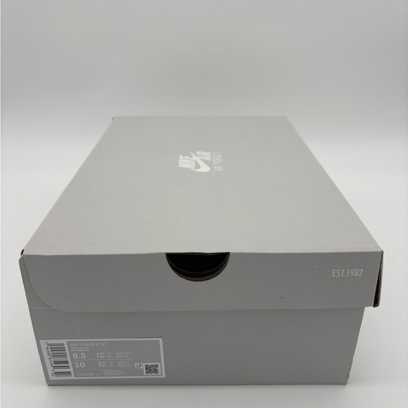 Nike Air Force 1 - Picture 7 of 7